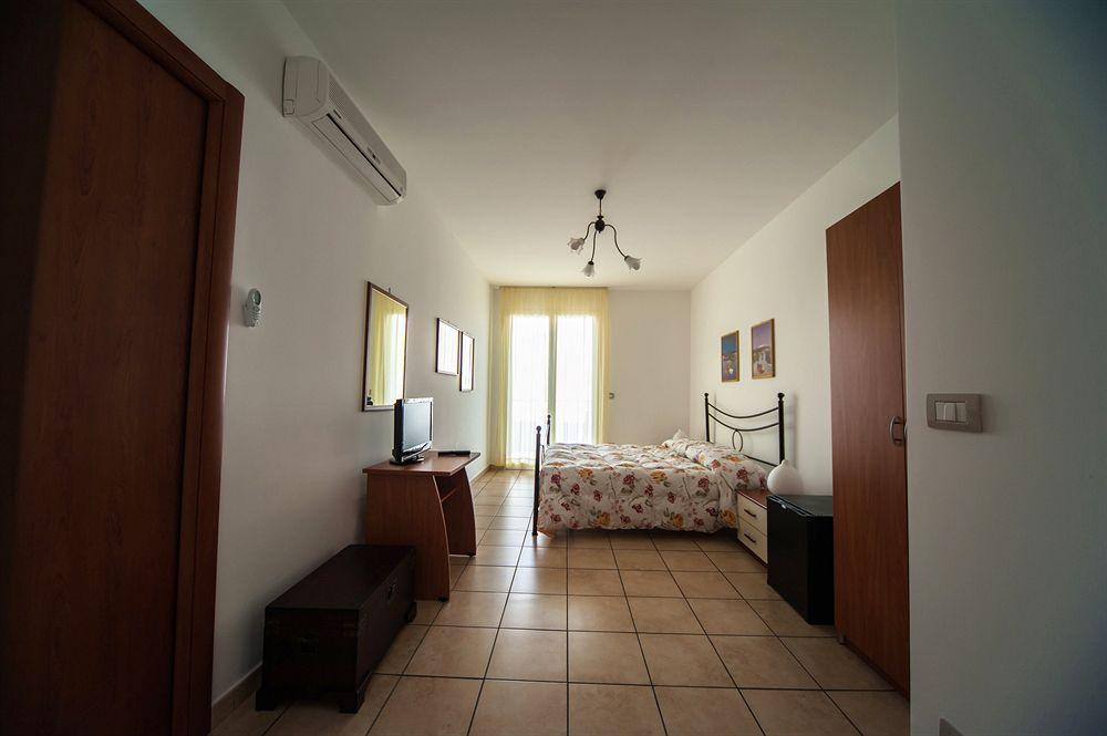 Fragolina B&B Furci Siculo Bagian luar foto