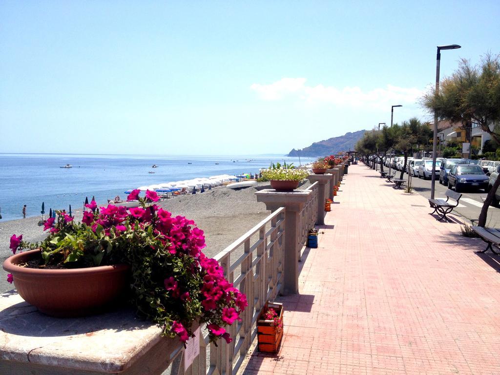 Fragolina B&B Furci Siculo Bagian luar foto