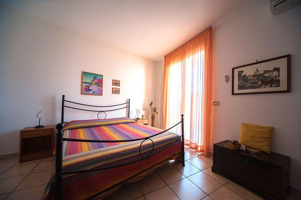 Fragolina B&B Furci Siculo Bagian luar foto